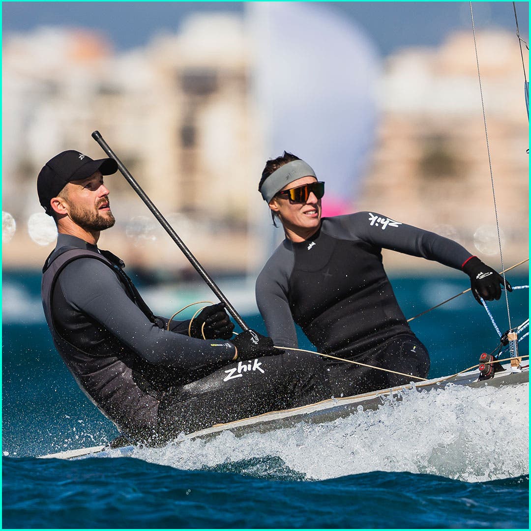 Athlètes participant à des compétitions en combinaisons Yulex